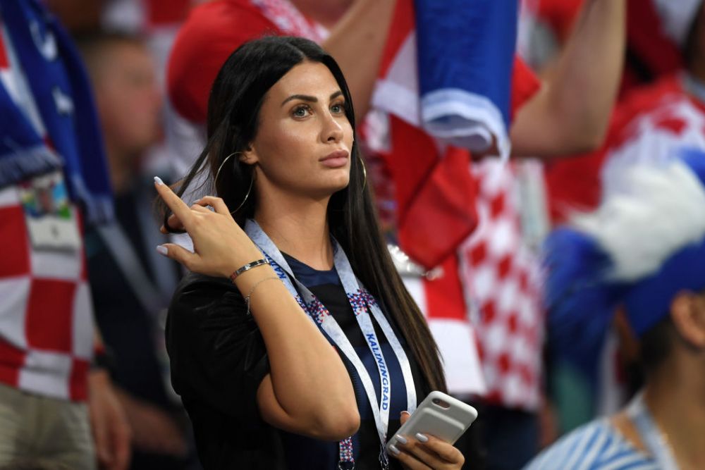 Domagoj Vida se iubește cu Miss Croația. Ivana Vida atrage atenția la Cupa Mondială din Qatar_12