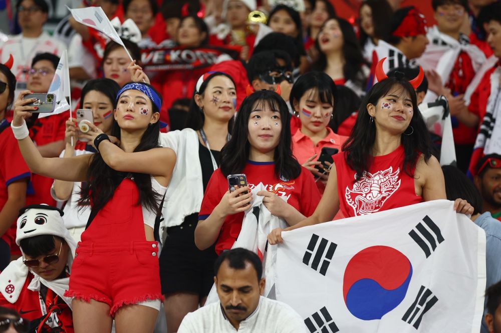 Reacția lui Son Heung-min după calificarea Coreei de Sud în optimile de finală ale Cupei Mondiale_1