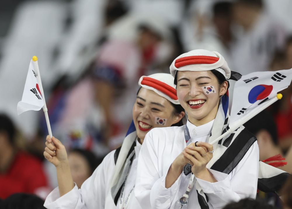 Reacția lui Son Heung-min după calificarea Coreei de Sud în optimile de finală ale Cupei Mondiale_2