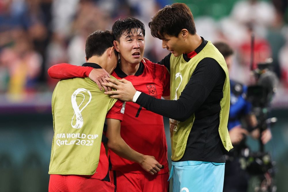 Reacția lui Son Heung-min după calificarea Coreei de Sud în optimile de finală ale Cupei Mondiale_11