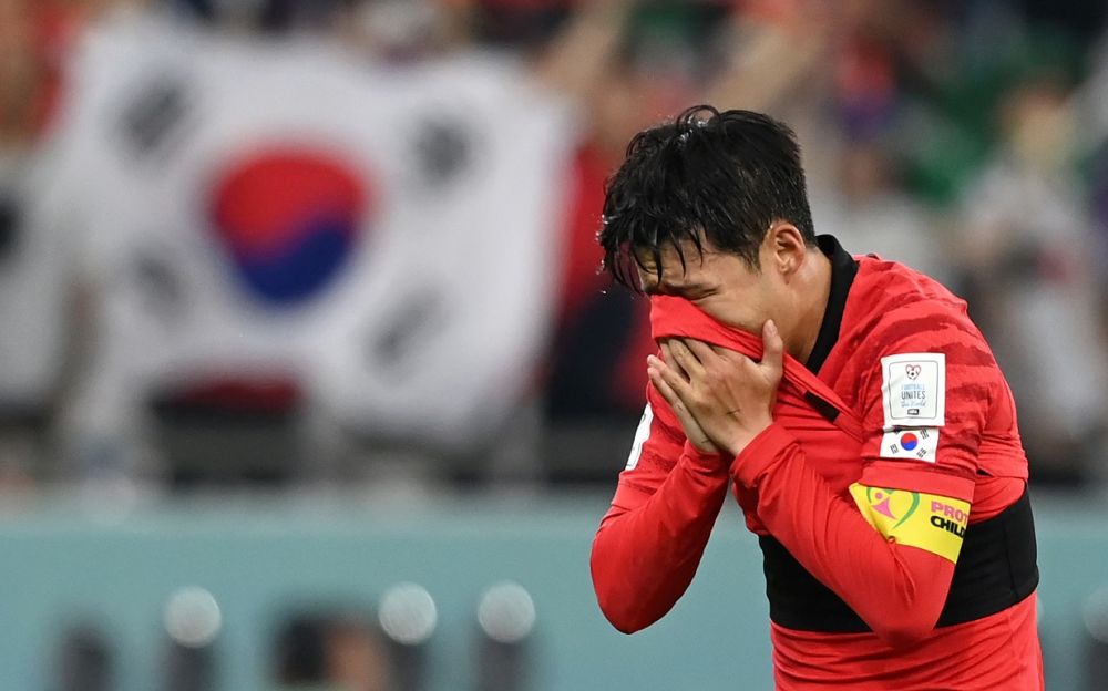 Reacția lui Son Heung-min după calificarea Coreei de Sud în optimile de finală ale Cupei Mondiale_14