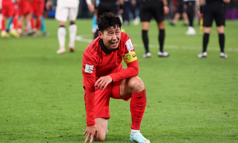 Reacția lui Son Heung-min după calificarea Coreei de Sud în optimile de finală ale Cupei Mondiale_17