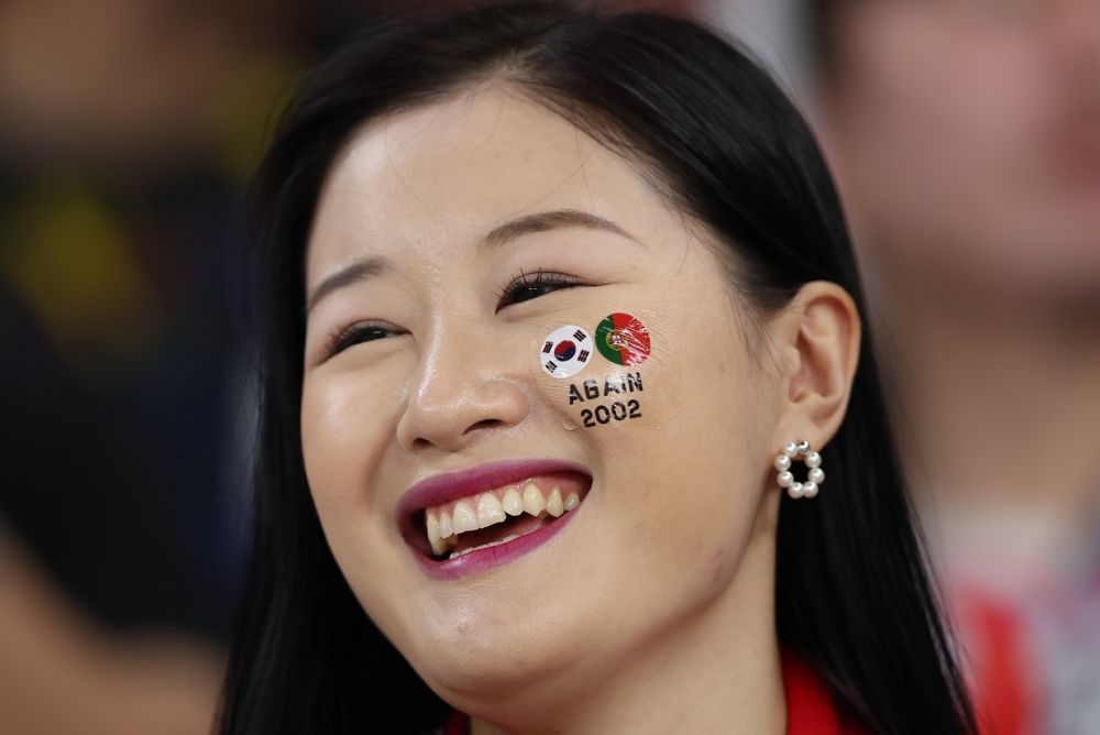 Reacția lui Son Heung-min după calificarea Coreei de Sud în optimile de finală ale Cupei Mondiale_3