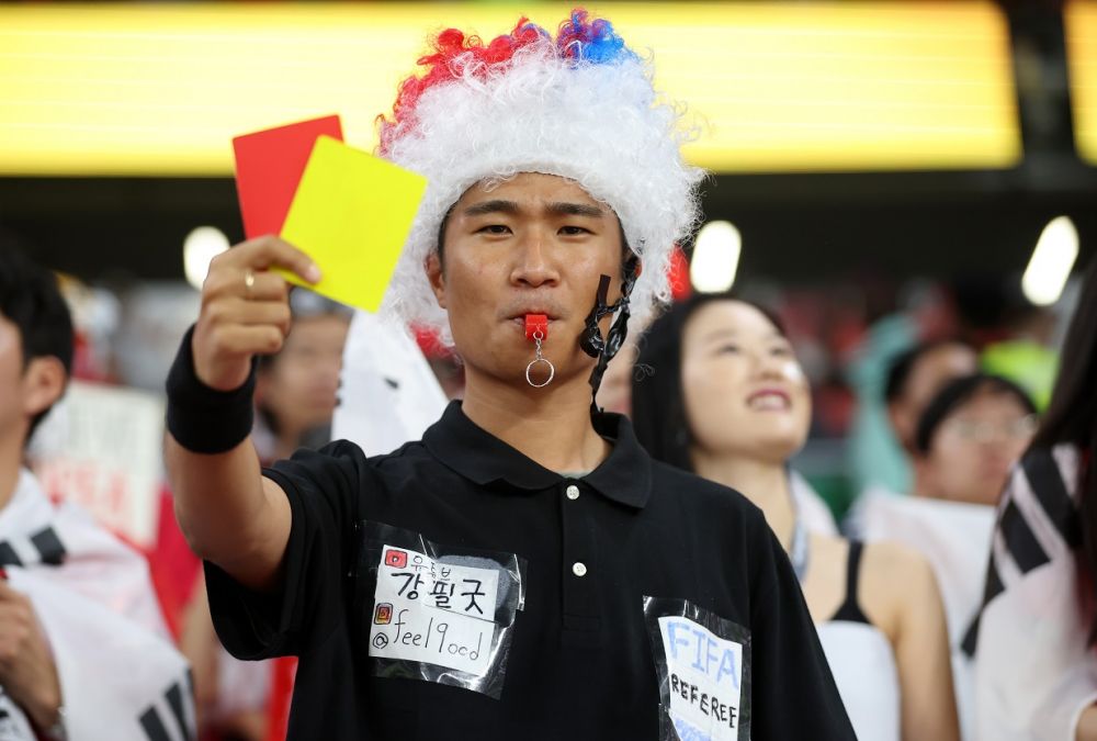Reacția lui Son Heung-min după calificarea Coreei de Sud în optimile de finală ale Cupei Mondiale_8
