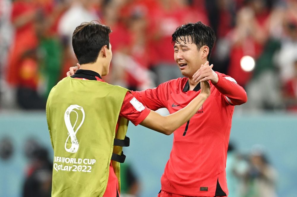 Reacția lui Son Heung-min după calificarea Coreei de Sud în optimile de finală ale Cupei Mondiale_10
