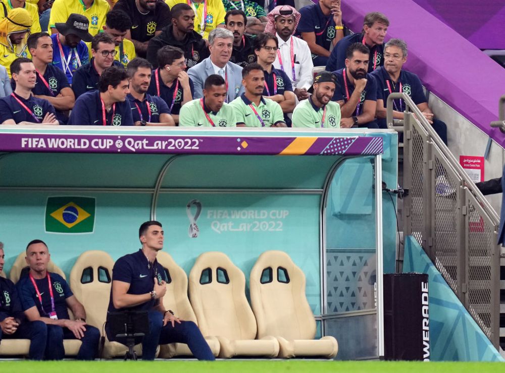 Cum a fost surprins Neymar în tribune, la meciul dintre Camerun și Brazilia_1