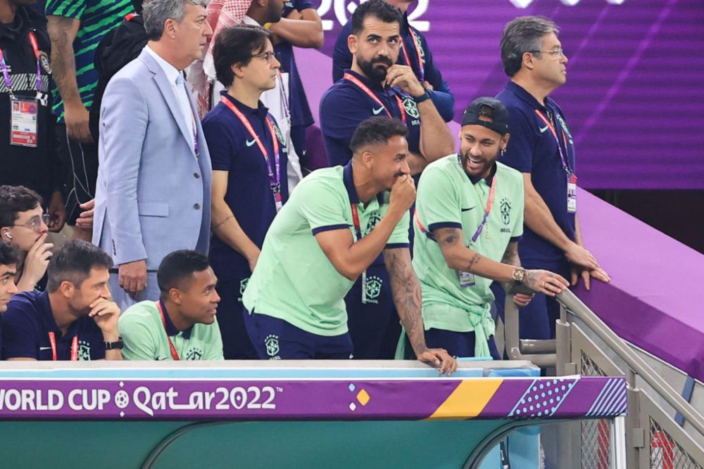 Cum a fost surprins Neymar în tribune, la meciul dintre Camerun și Brazilia_5