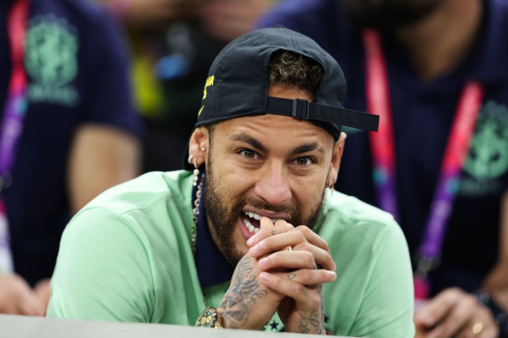 Cum a fost surprins Neymar în tribune, la meciul dintre Camerun și Brazilia_9