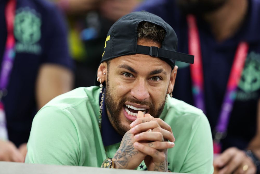 Cum a fost surprins Neymar în tribune, la meciul dintre Camerun și Brazilia_10