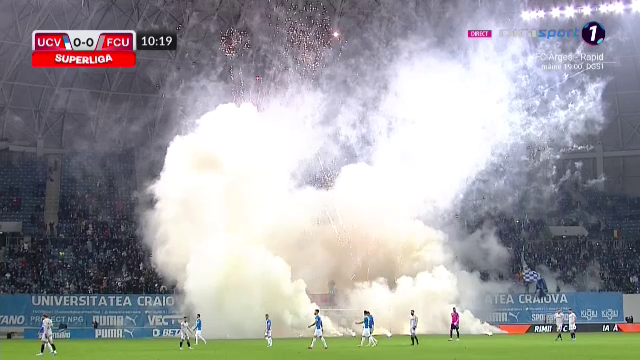 Atmosferă „incendiară” la Craiova. Arbitrul a oprit de trei ori meciul în 10 minute și i-a trimis pe jucători la vestiare _29