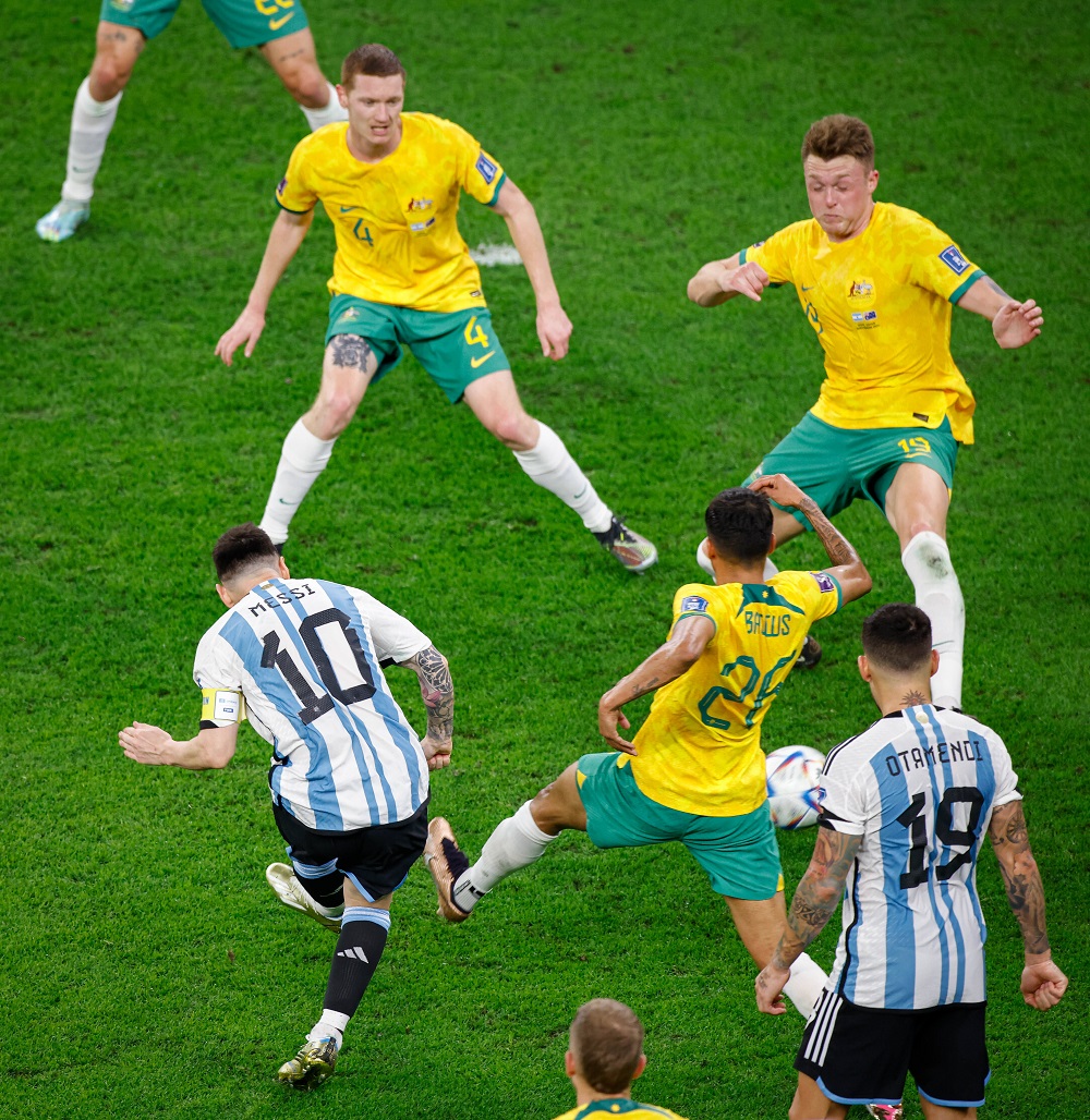 Cele mai tari poze cu Leo Messi din Argentina - Australia. Câți jucători îl înconjurau în momentul în care a deschis scorul_21
