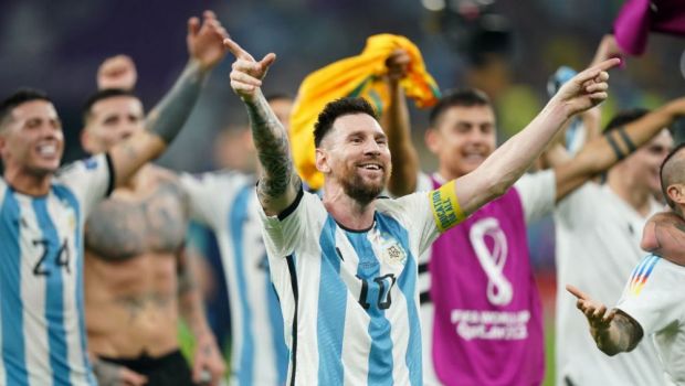 
	Soy argentino! Atmosferă incendiară la finalul partidei în care sud-americanii au ajuns în optimi: Messi, în mijlocul petrecerii
