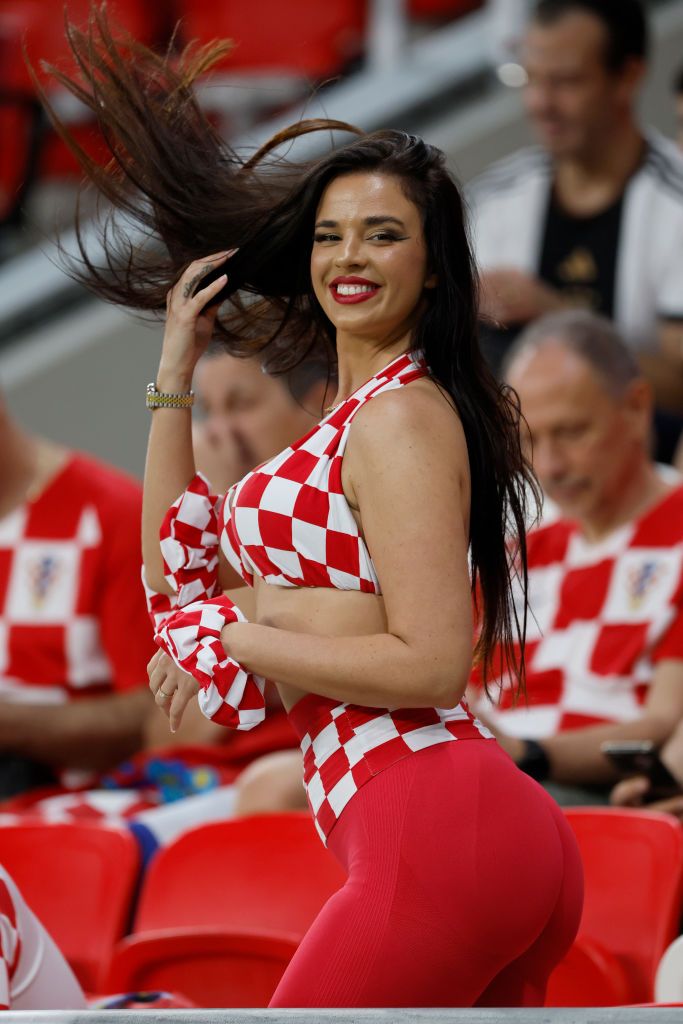 ”Miss Croația” a stârnit controverse la Mondial! Motivul pentru care a fost fotografiată de mai mulți qatarezi_12
