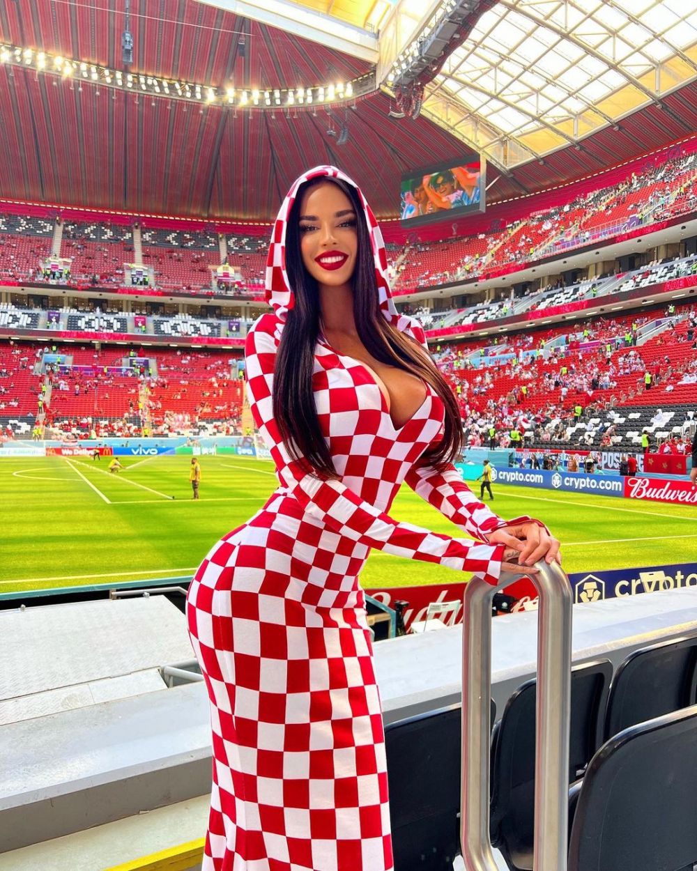 ”Miss Croația” a stârnit controverse la Mondial! Motivul pentru care a fost fotografiată de mai mulți qatarezi_21