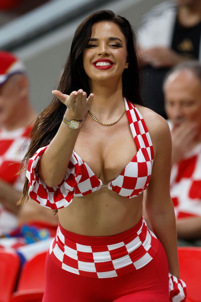 ”Miss Croația” a stârnit controverse la Mondial! Motivul pentru care a fost fotografiată de mai mulți qatarezi_29