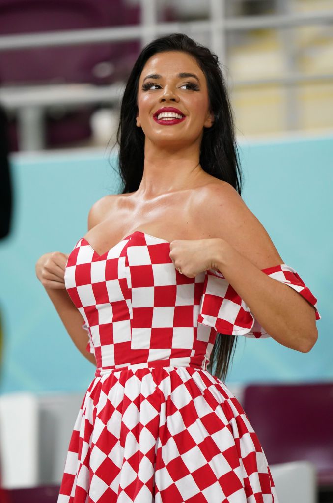 ”Miss Croația” a stârnit controverse la Mondial! Motivul pentru care a fost fotografiată de mai mulți qatarezi_10