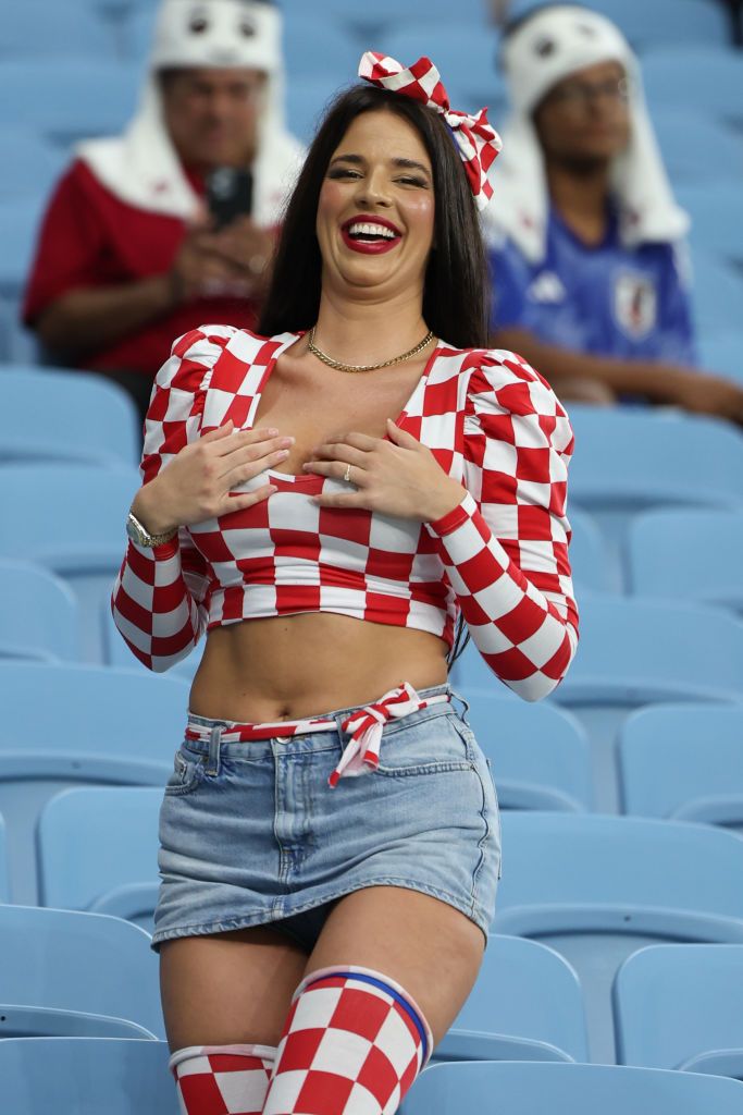”Miss Croația” a atras toate privirile în tribune! Cum și-a făcut apariția la meciul cu Japonia_2