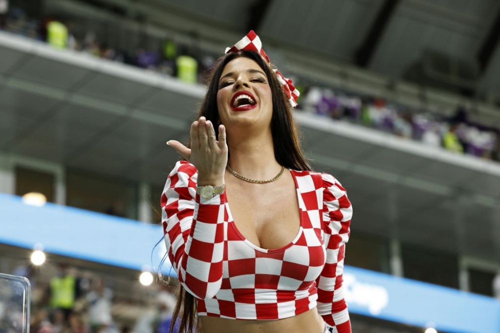 ”Miss Croația” a atras toate privirile în tribune! Cum și-a făcut apariția la meciul cu Japonia_16