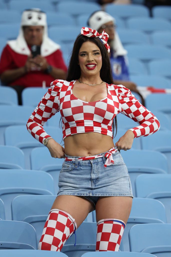 ”Miss Croația” a atras toate privirile în tribune! Cum și-a făcut apariția la meciul cu Japonia_3