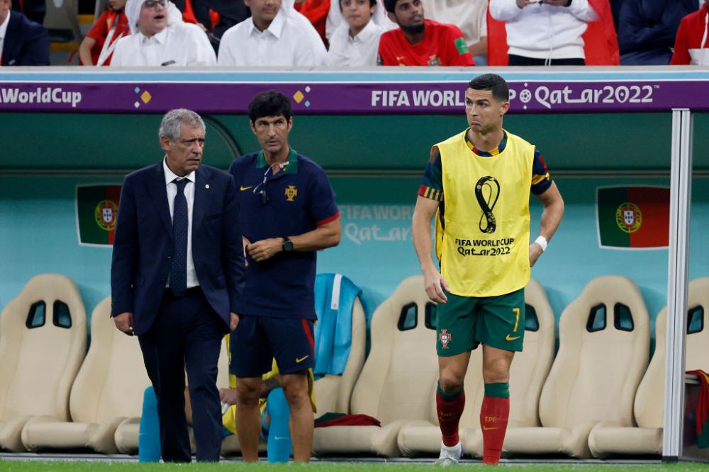 "Lăsați-l în pace"! Fernando Santos îl apără pe Cristiano Ronaldo după ce s-a scris că a vrut să plece din Qatar _1