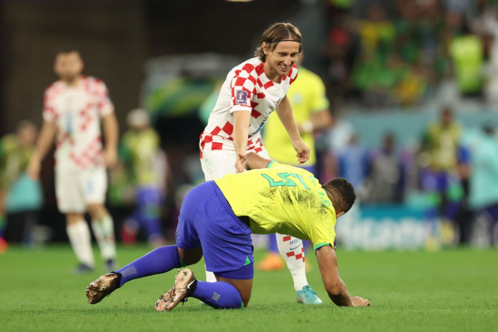 Momentul care s-a viralizat în timp record! Ce au făcut Casemiro și Luka Modric la pauza meciului Croația - Brazilia_10