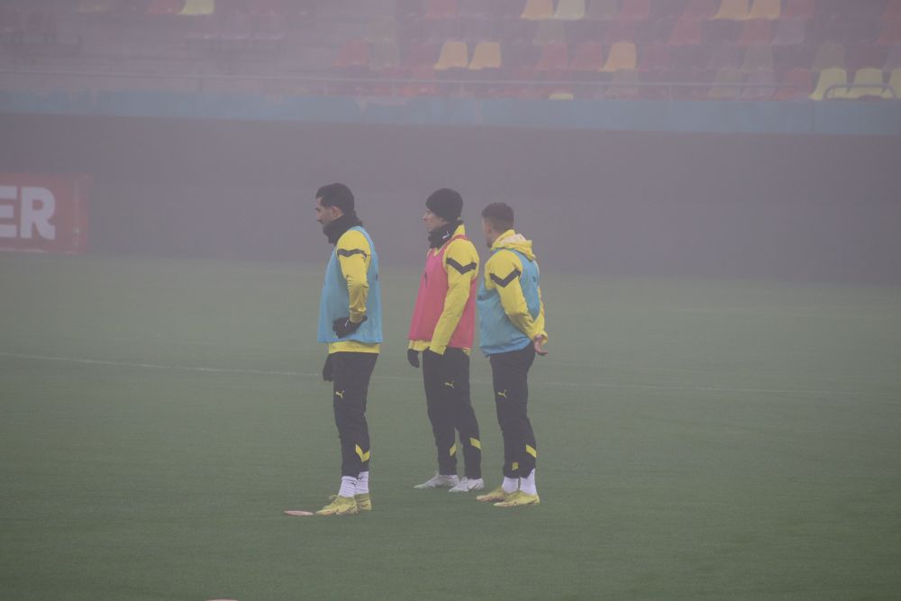 Borussia Dortmund, băgată în ceață pe Arena Națională. Autocarul germanilor, întârziat în traficul din București  _32