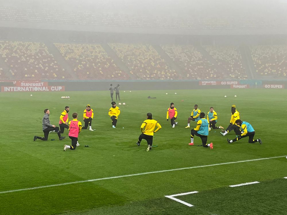Borussia Dortmund, băgată în ceață pe Arena Națională. Autocarul germanilor, întârziat în traficul din București  _6