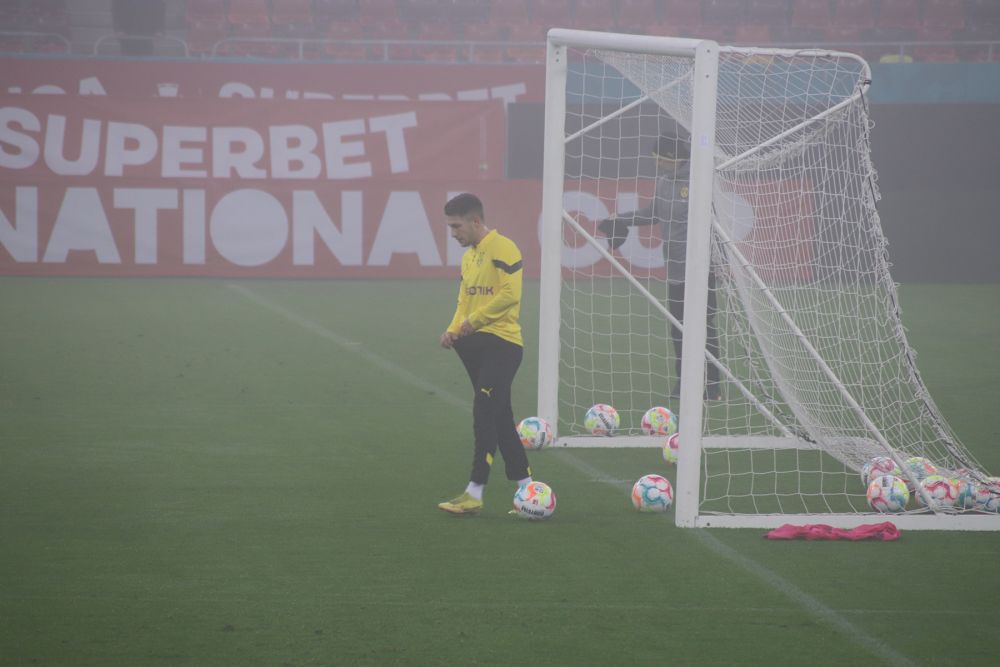 Borussia Dortmund, băgată în ceață pe Arena Națională. Autocarul germanilor, întârziat în traficul din București  _51