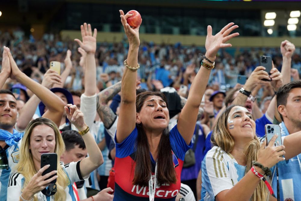 Rivalizează cu ”Miss Croația”! Argentiniencele au încins atmosfera la meciul cu Olanda_16