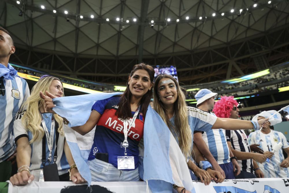Rivalizează cu ”Miss Croația”! Argentiniencele au încins atmosfera la meciul cu Olanda_18