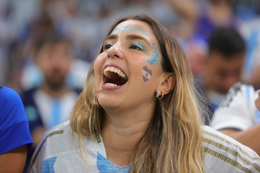 Rivalizează cu ”Miss Croația”! Argentiniencele au încins atmosfera la meciul cu Olanda_8