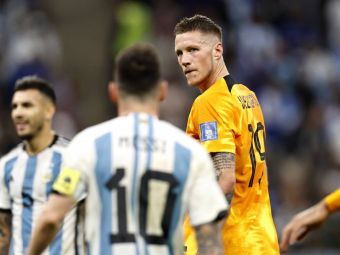
	Weghorst a sărit să-l bată pe Messi, după ce argentinianul l-a insultat. Cum s-a încheiat totul

