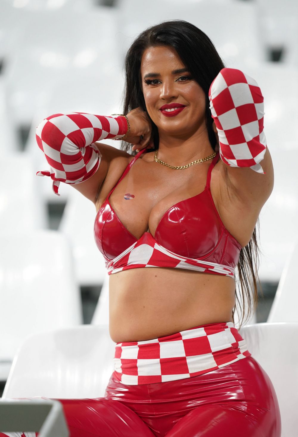 ”Miss Croația” a reacționat, după ce s-a zvonit că ar fi gata să se dezbrace pentru Modric&Co._15
