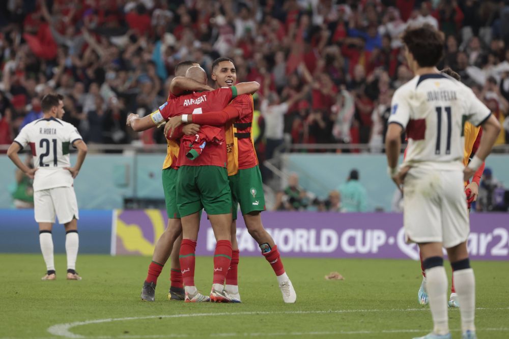 Imaginile bucuriei! Marocanii, mai fericiți ca niciodată după ce naționala a eliminat-o pe Portugalia de la Mondialul din Qatar_12