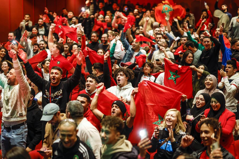 Imaginile bucuriei! Marocanii, mai fericiți ca niciodată după ce naționala a eliminat-o pe Portugalia de la Mondialul din Qatar_4
