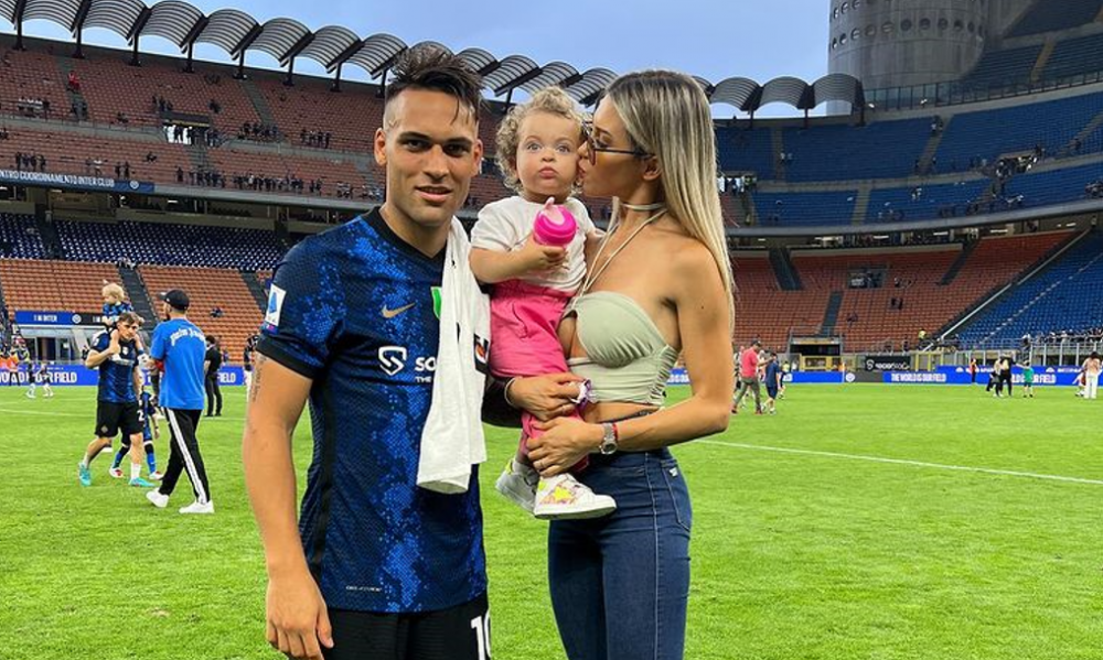 Cum a fost surprinsă superba iubită a lui Lautaro Martinez la meciurile Argentinei. Partenera fotbalistului este model pe Instagram!_11