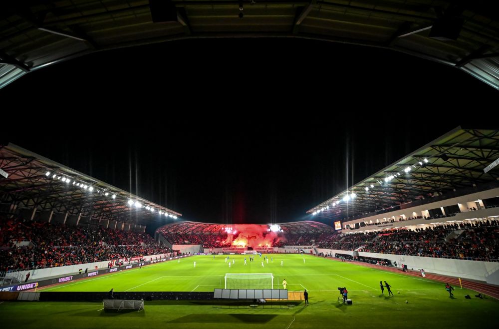 Noul stadion din Sibiu de 30 de milioane de euro „scârțâie” de la inaugurare: „Gazonul este foarte rău! Problema e interminabilă!”_4