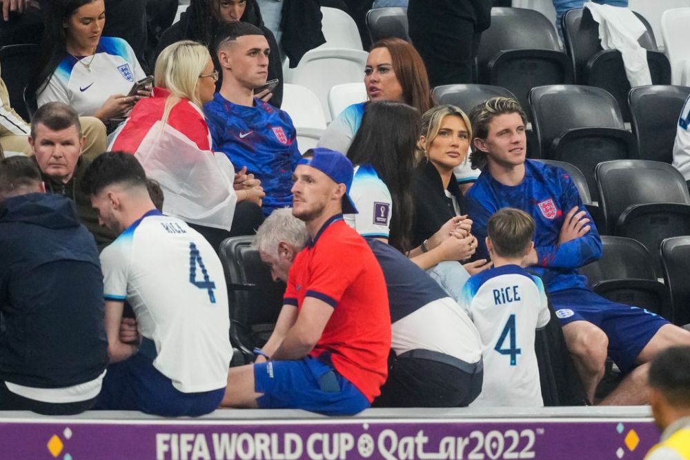 Consolați de partenere! Cum au trecut fotbaliștii englezi peste eliminarea de la Campionatul Mondial din Qatar_5