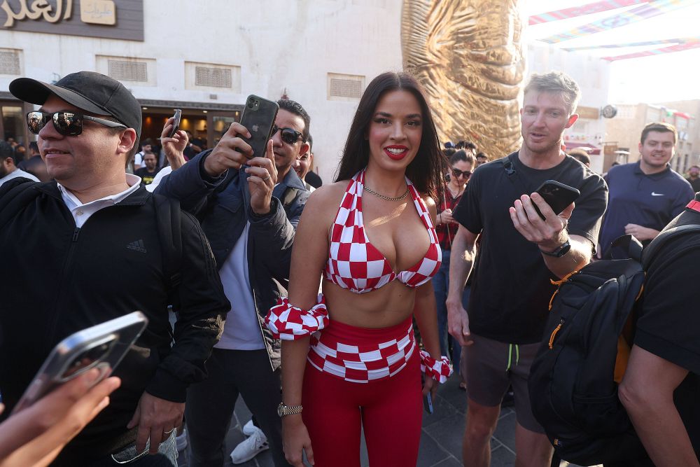 Miss Croația a reacționat, după ce a fost ”taxată” de forțele de ordine la ultimul meci din Qatar_10