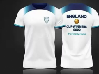 
	A achiziționat 18.000 de tricouri cu mesajul &quot;Anglia, campioană mondială 2022&quot;. Ce face cumpărătorul cu ele după eliminare

