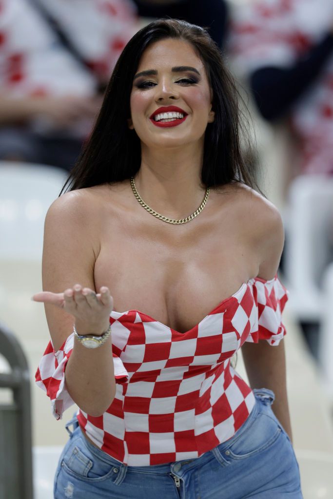 Miss Croația a surprins din nou! Cum a apărut Ivana Knoll la meciul cu Argentina_2