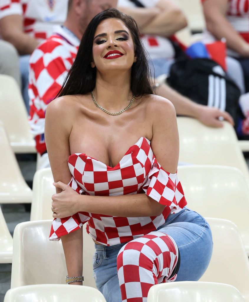 Miss Croația a surprins din nou! Cum a apărut Ivana Knoll la meciul cu Argentina_12