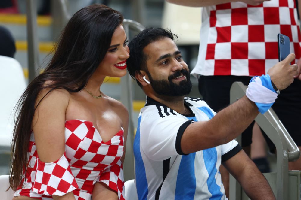 Miss Croația a surprins din nou! Cum a apărut Ivana Knoll la meciul cu Argentina_16
