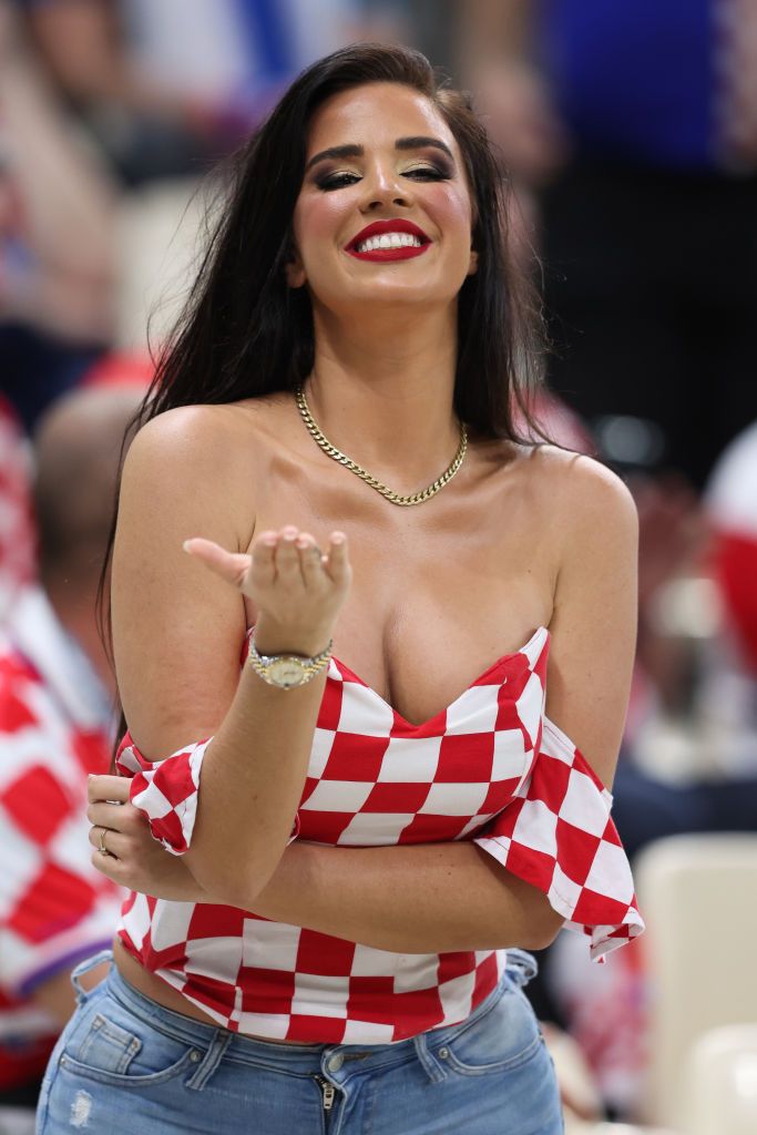 Miss Croația a surprins din nou! Cum a apărut Ivana Knoll la meciul cu Argentina_20