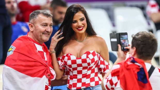 
	Miss Croația a surprins din nou! Cum a apărut Ivana Knoll la meciul cu Argentina
