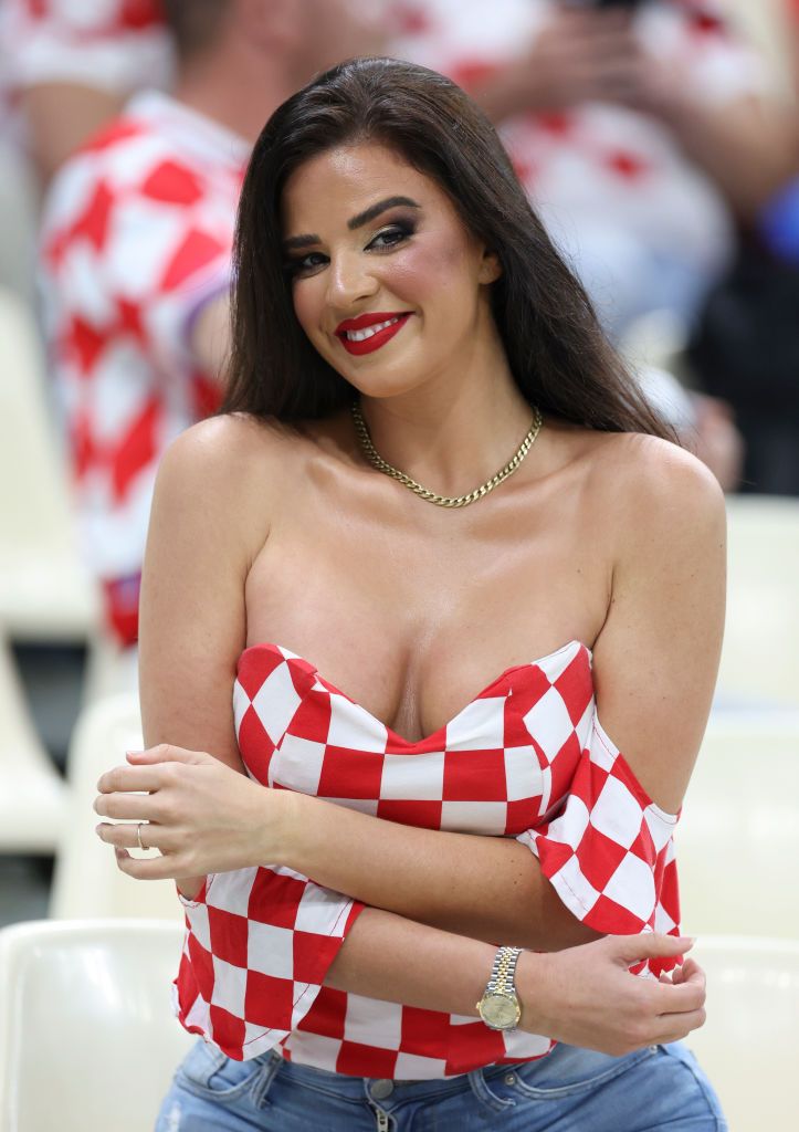 Miss Croația a surprins din nou! Cum a apărut Ivana Knoll la meciul cu Argentina_7