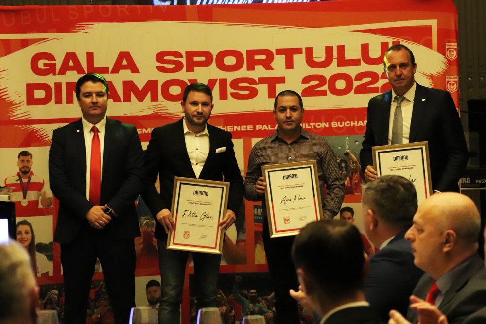 Dinamo și-a desemnat cei mai buni sportivi din 2022. Popovici, canotori și handbaliști, printre laureați_35