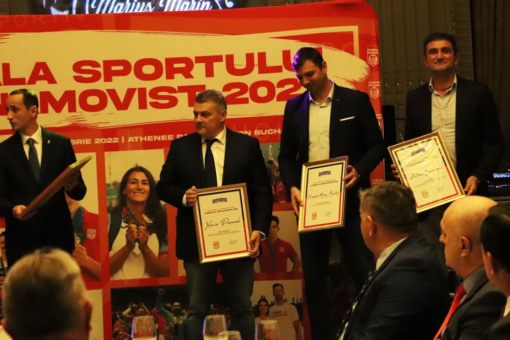 Dinamo și-a desemnat cei mai buni sportivi din 2022. Popovici, canotori și handbaliști, printre laureați_38
