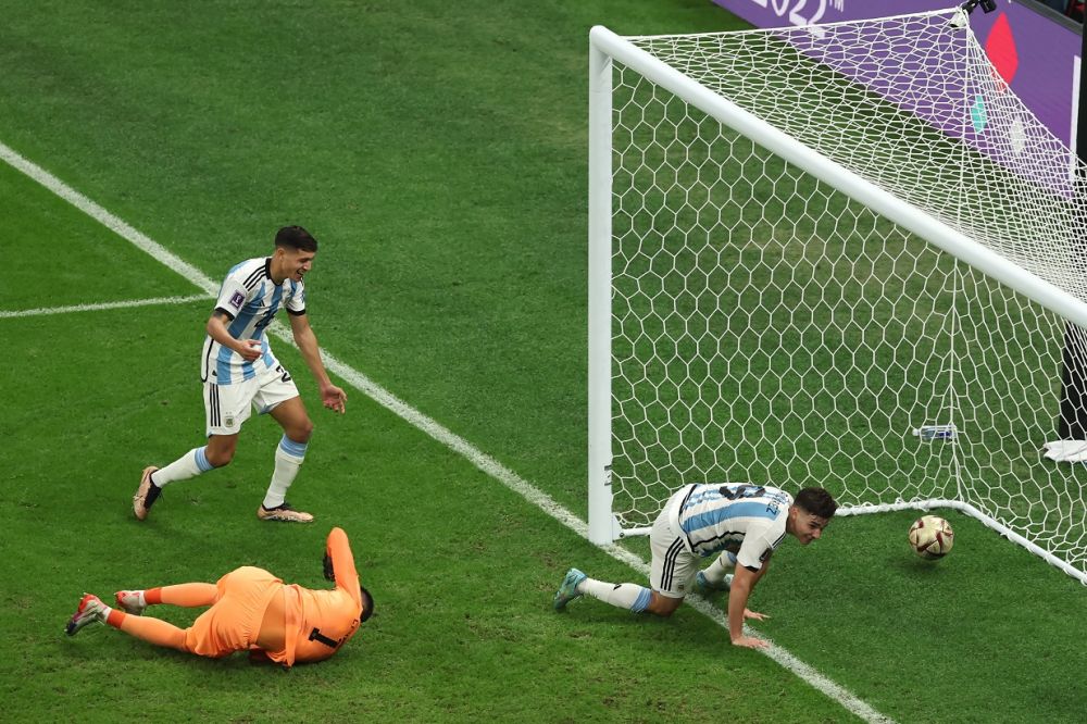 Cum l-a numit Gary Lineker pe Julian Alvarez, după golul splendid din Argentina - Croația_5