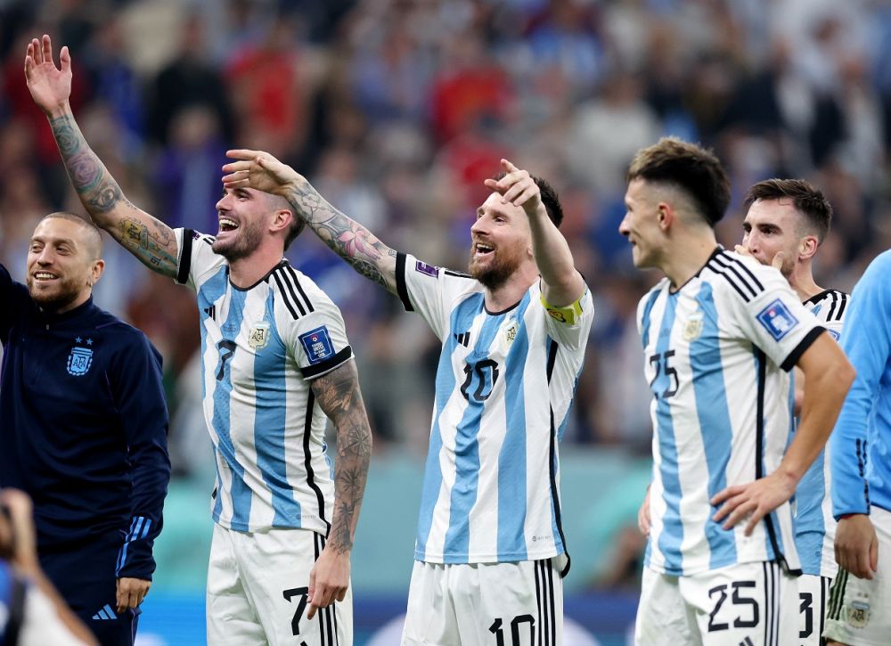 Imagini de colecție cu Leo Messi și jucătorii Argentinei! Cum au sărbătorit calificarea în finala Mondialului_12
